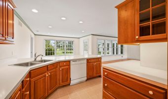 151 S Main St, Allentown, NJ 08501