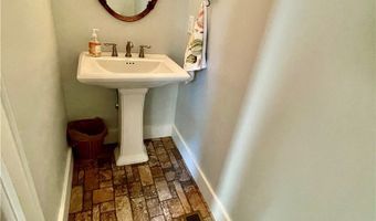 156 Lake Oglethorpe Dr, Arnoldsville, GA 30619