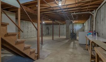 47 Planet Ave, East Providence, RI 02915