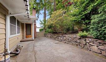 1228 11TH St, Astoria, OR 97103
