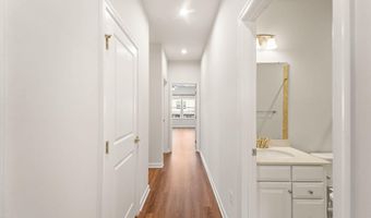 43400 APPLE ORCHARD Sq, Ashburn, VA 20148