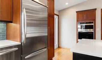 400 Oakland Pl NE 9, Austin, MN 55912