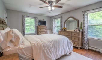 37 Evergreen Rd, Alloway, NJ 07461