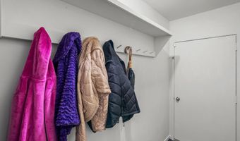 3735 Tremont Ln, Ann Arbor, MI 48105