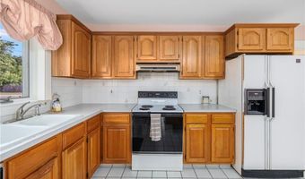 154 Chapmans Ave, Warwick, RI 02886