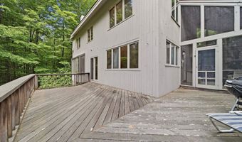 10 Eaton Rd, Amherst, NH 03031