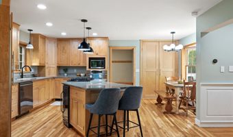 43 Darling Parke Dr, Bangor, ME 04401