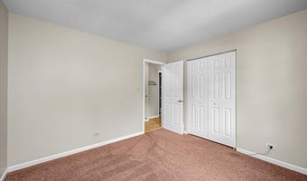640 Ash St, Algonquin, IL 60102