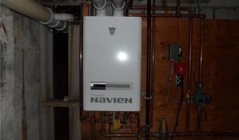 68 Evarts St, Newport, RI 02840