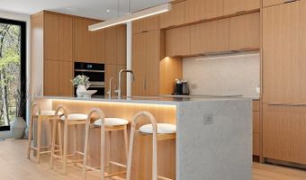111 E Neptune Ave, Beverly Shores, IN 46301