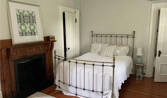 12 Clarke St, Newport, RI 02840