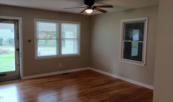 102 S Tunstall Ave, Apex, NC 27502