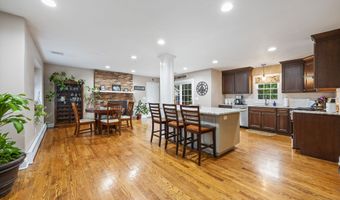 5 Smith Pl, Cheshire, CT 06410
