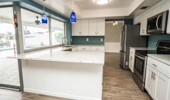 6322 BALBOA Ln, Apollo Beach, FL 33572