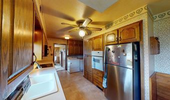 904 Clausen Ave, Albert Lea, MN 56007