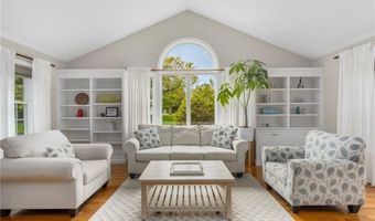 213 Corey Ln 213, Middletown, RI 02842