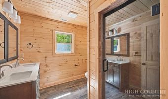 167 Apple Cove Rd, Banner Elk, NC 28604