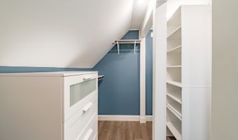 14 Hunt Rd, Belfast, ME 04915