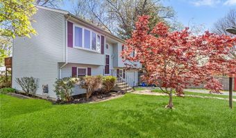 1 Jared Ct, North Providence, RI 02911