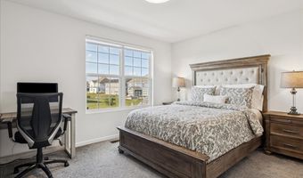 900 Treeline Dr, Algonquin, IL 60102