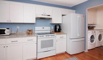 4471 Hillside Ct, Ann Arbor, MI 48105