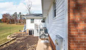 620 Woodlawn Trl, Appomattox, VA 24522