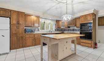 95 Hitching Post Ln, Bedford, NH 03110