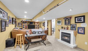 156 Magnolia Ln, Middletown, NJ 07748