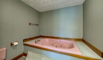 101 Highland Dr, Bardstown, KY 40004