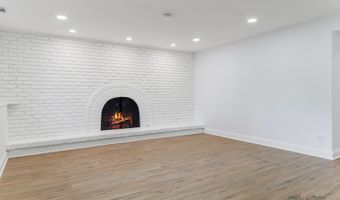 522 N Castle Rd, Addison, IL 60101