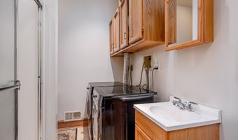 4 Spruce Mountain Trl, Danbury, CT 06810
