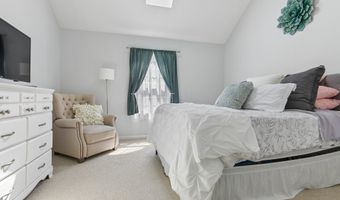 53 Manorwood Dr 53, Branford, CT 06405