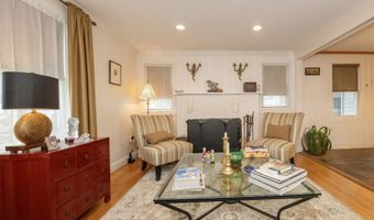 100 Pratt Rd, Clinton, CT 06413
