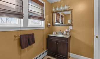 56 Errol St, Warwick, RI 02888