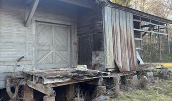 104 CHESTNUT St, Abbeville, SC 29620