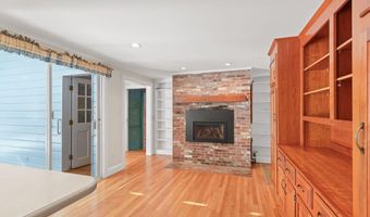 79 Bayberry Ln, Barnstable, MA 02630