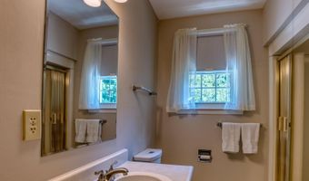 16 Williamsburg Dr, Amherst, NH 03031
