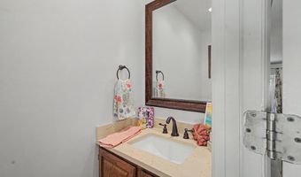 130 WOODEN CARRIAGE Dr, Hockessin, DE 19707