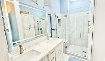 827 Kalalea St, Honolulu, HI 96825