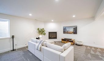 576 Hollow Dr, Ammon, ID 83401