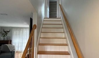 11 Woodside Ave, Cumberland, RI 02864