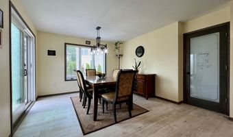 758 Drumlin Dr, Kewaskum, WI 53040