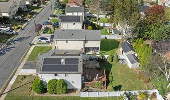 33 Coyne Ct, Bergenfield, NJ 07621