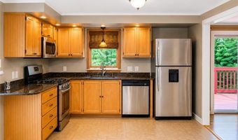 9 Michael Dr, Bristol, RI 02809