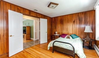 3 Ostend St, Johnston, RI 02919