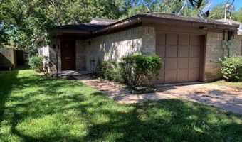 409-411 Hurst Pl, Angleton, TX 77515