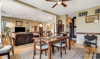 12 Pelham Rd, Asheville, NC 28803