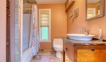 149 Hillside Ave, Harveys Lake, PA 18618