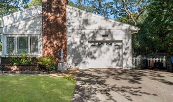 84 Hickory Dr, East Greenwich, RI 02818