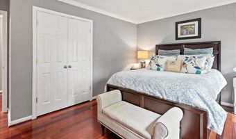 3801 WASHINGTON WOODS Dr, Alexandria, VA 22309